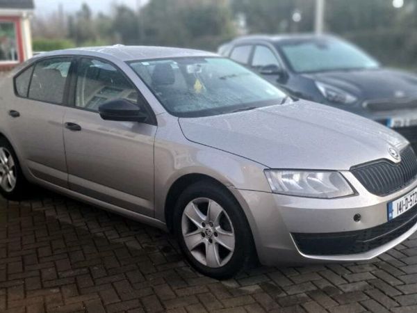 Skoda Octavia Saloon, Diesel, 2014, Beige