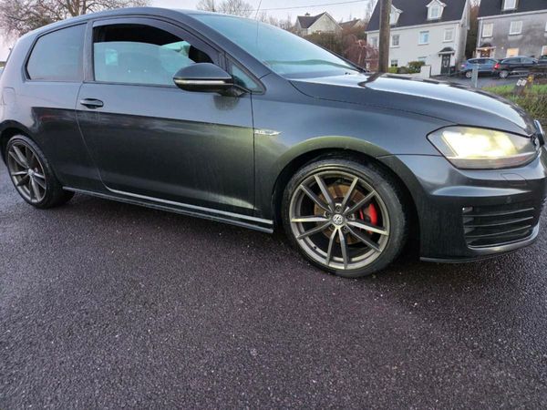 Volkswagen Golf Hatchback, Diesel, 2014, Grey