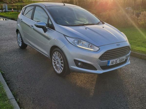 Ford Fiesta Hatchback, Petrol, 2014, Silver
