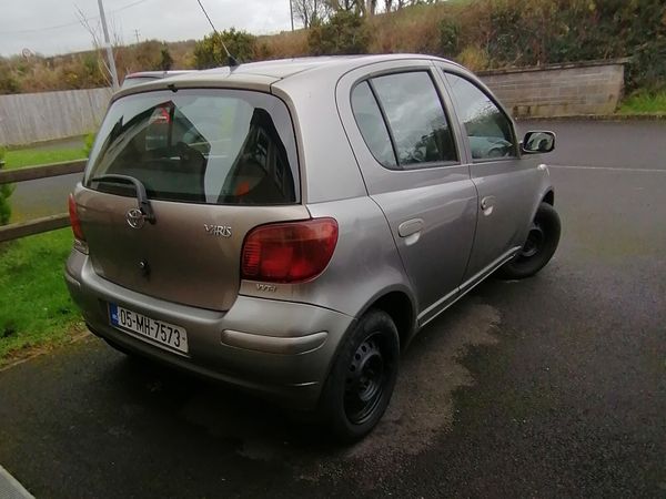 Toyota Yaris Hatchback, Petrol, 2005, Grey