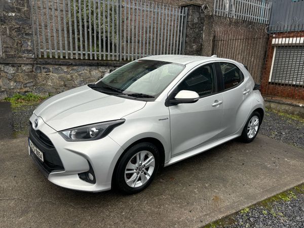 Toyota Yaris Hatchback, Petrol Hybrid, 2021, Grey