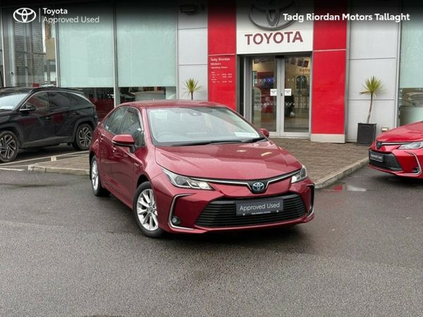 Toyota Corolla Saloon, Petrol Hybrid, 2019, Red