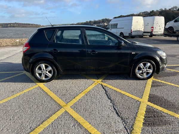 Kia Ceed Hatchback, Diesel, 2009, Black