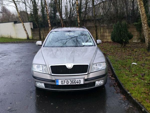 Skoda Octavia Estate/Jeep, Petrol, 2007, Beige