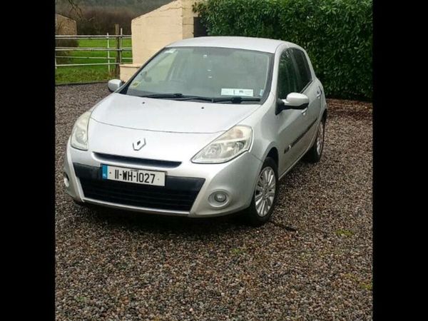 Renault Clio Hatchback, Ethanol Petrol, 2011, Silver