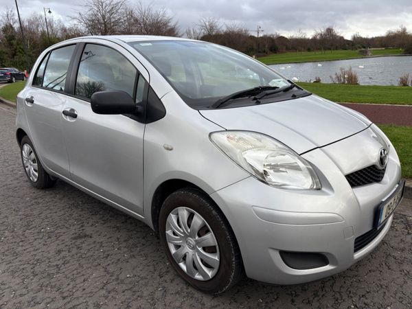 Toyota Yaris Hatchback, Petrol, 2009, Silver
