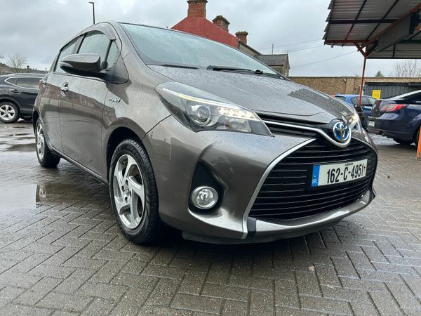 Toyota Yaris Hatchback, Petrol Hybrid, 2016, Grey
