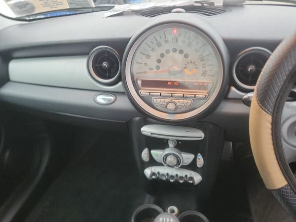 Mini Cooper Hatchback, Diesel, 2010, White