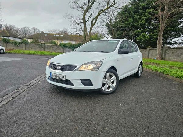 Kia Ceed Hatchback, Diesel, 2010, White