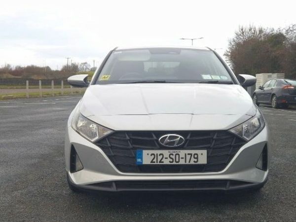 Hyundai i20 Hatchback, Petrol, 2021, Grey