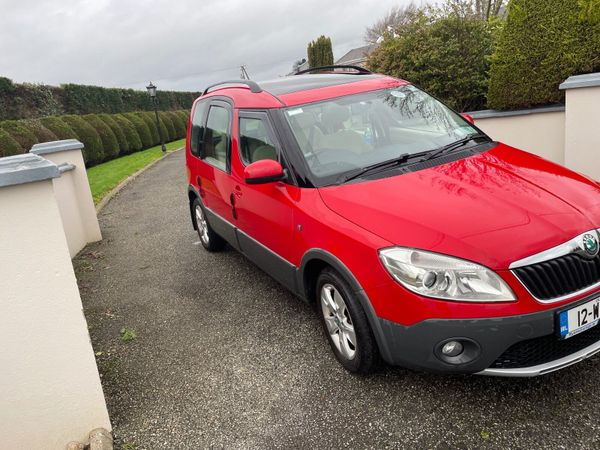 Skoda Roomster MPV, Petrol, 2012, Red