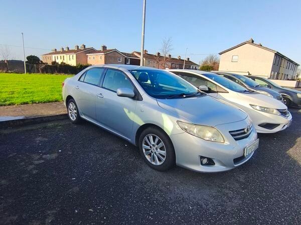 Toyota Corolla Saloon, Petrol, 2007, Silver