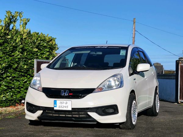Honda Shuttle Estate, Petrol Hybrid, 2015, White