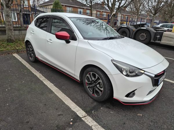 Mazda Demio MPV, Diesel, 2015, White
