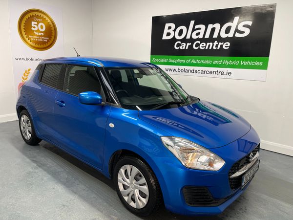 Suzuki Swift Hatchback, Petrol, 2021, Blue