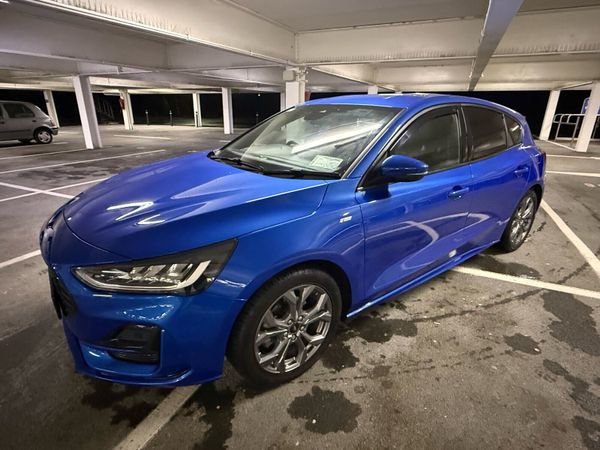 Ford Focus Hatchback, Petrol, 2023, Blue