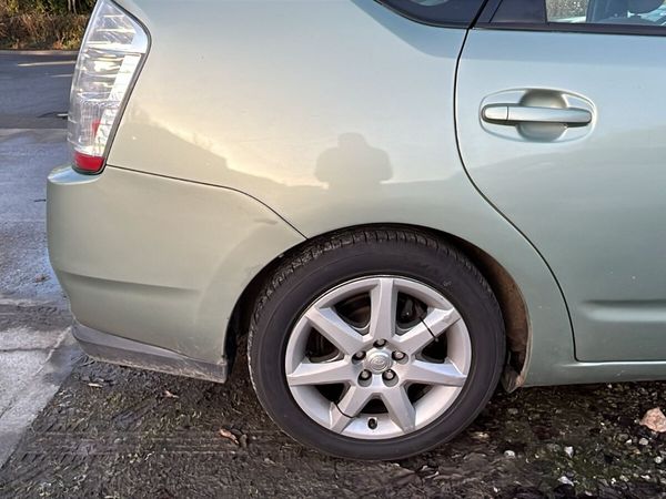 Toyota Prius Hatchback, Petrol Hybrid, 2006, Green