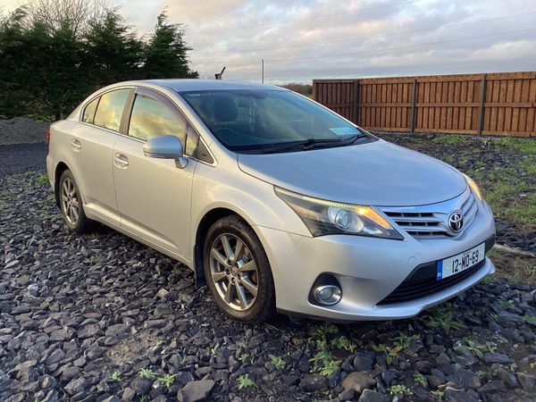 Toyota Avensis Saloon, Diesel, 2012, Silver