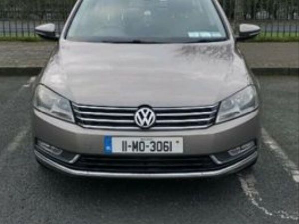 Volkswagen Passat Saloon, Diesel, 2011, Bronze
