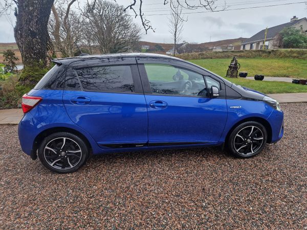 Toyota Yaris Hatchback, Petrol, 2017, Blue
