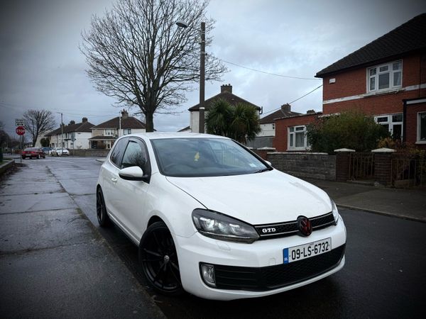 Volkswagen Golf Hatchback, Diesel, 2009, White