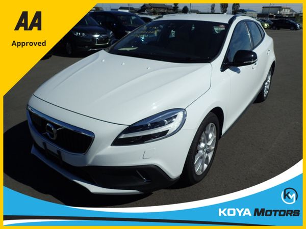 Volvo V40 Hatchback, Diesel, 2018, White