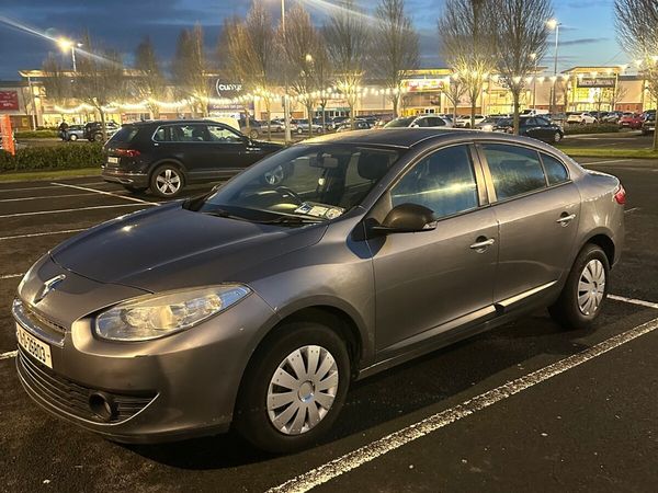 Renault Fluence Saloon, Diesel, 2011, Grey