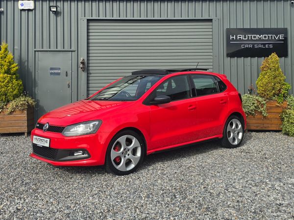 Volkswagen Polo Hatchback, Petrol, 2012, Red