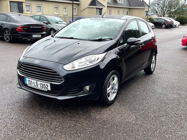 Ford Fiesta Hatchback, Petrol, 2013, Black