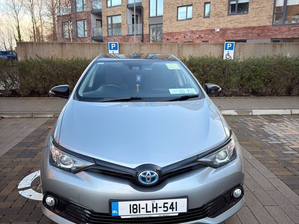 Toyota Auris MPV, Petrol Hybrid, 2018, Grey