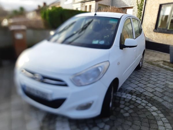 Hyundai i10 Hatchback, Petrol, 2013, White
