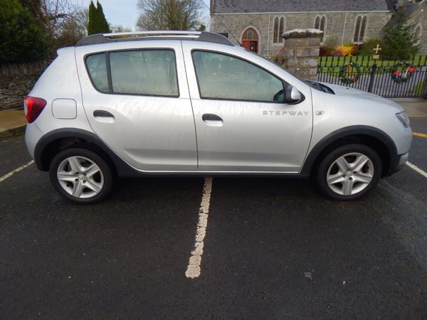Dacia Sandero Stepway Hatchback, Diesel, 2016, Silver