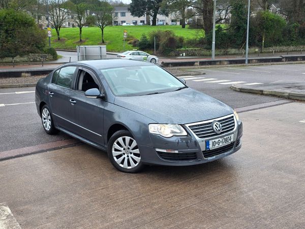 Volkswagen Passat Saloon, Diesel, 2010, Grey