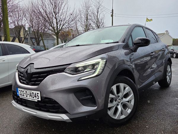 Renault Captur Hatchback, Petrol, 2022, Grey