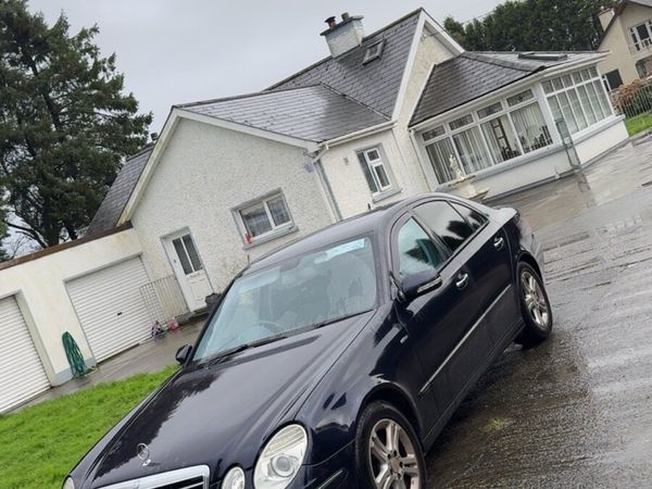 Mercedes-Benz E-Class Saloon, Diesel, 2008, Blue