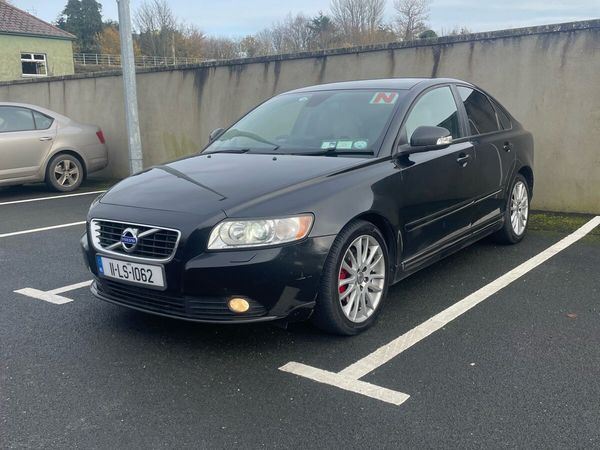 Volvo S40 Saloon, Diesel, 2011, Black