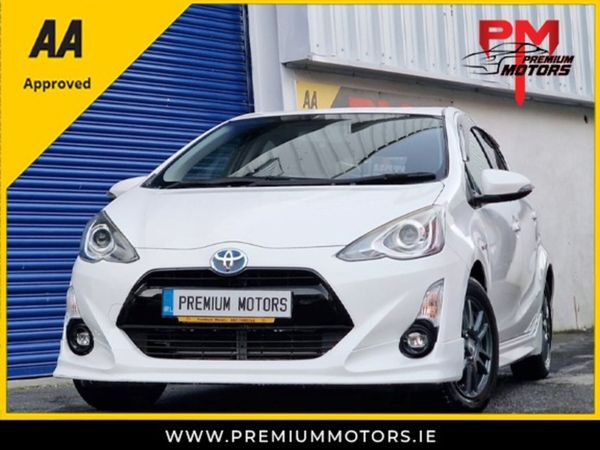 Toyota Aqua Hatchback, Petrol Hybrid, 2015, White