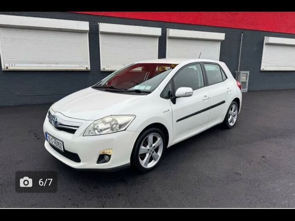 Toyota Auris Hatchback, Petrol Hybrid, 2010, White