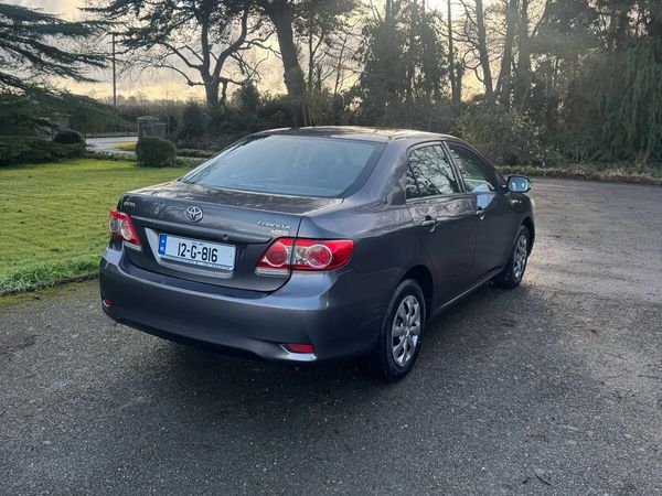 Toyota Corolla Saloon, Petrol, 2012, Grey