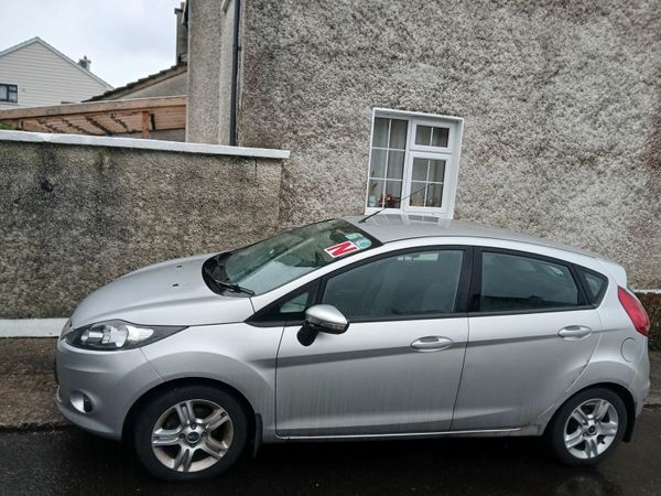 Ford Fiesta Hatchback, Petrol, 2009, Silver