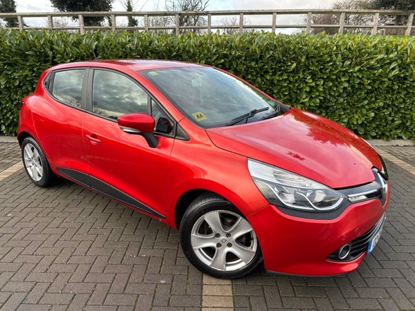 Renault Clio Hatchback, Petrol, 2013, Red