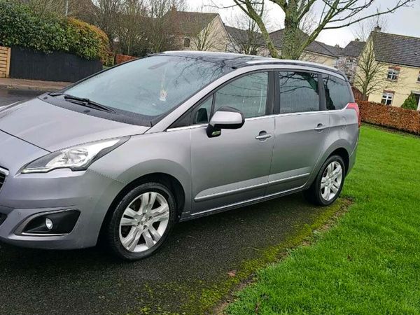 Peugeot 5008 MPV, Diesel, 2016, Grey