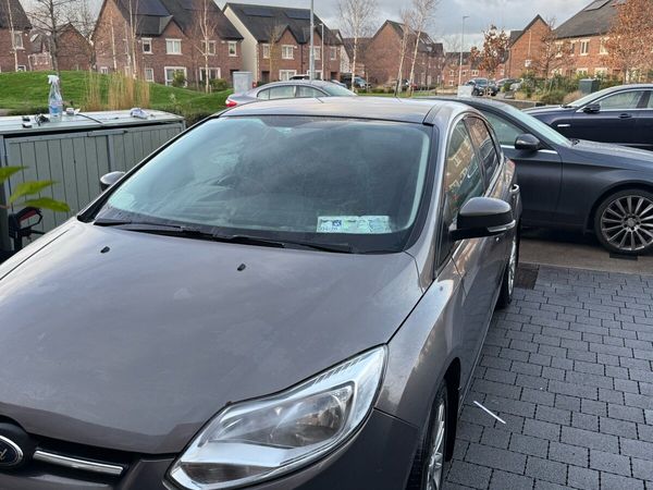 Ford Focus Hatchback, Diesel, 2011, Brown