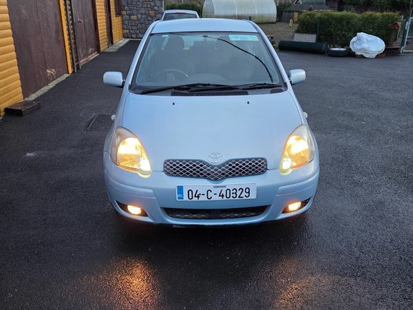 Toyota Yaris Hatchback, Petrol, 2004, Silver
