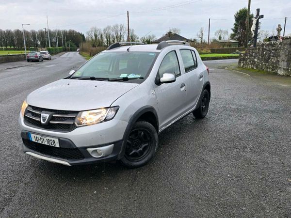 Dacia Sandero Stepway Hatchback, Diesel, 2014, Silver