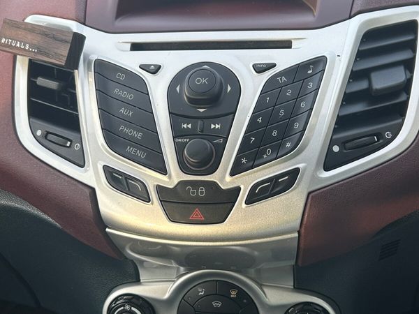 Ford Fiesta Hatchback, Petrol, 2008, Red