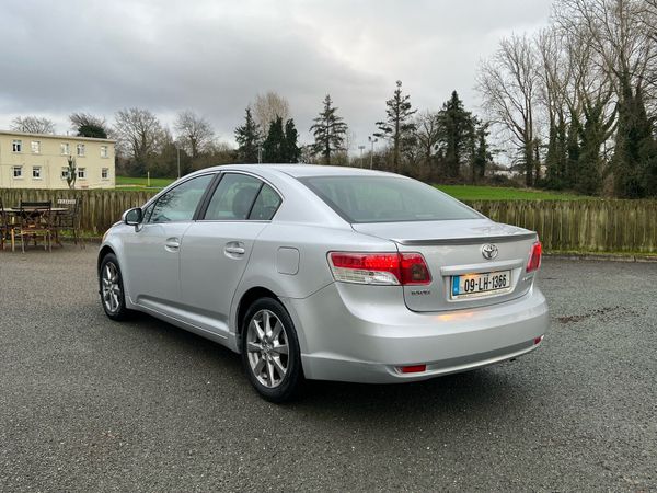 Toyota Avensis Saloon, Diesel, 2009, Silver