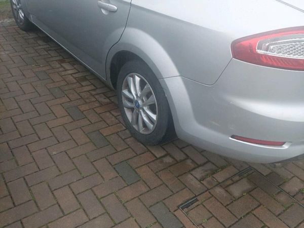 Ford Mondeo Hatchback, Diesel, 2012, Silver