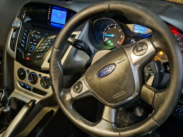 Ford Focus Hatchback, Diesel, 2011, Silver