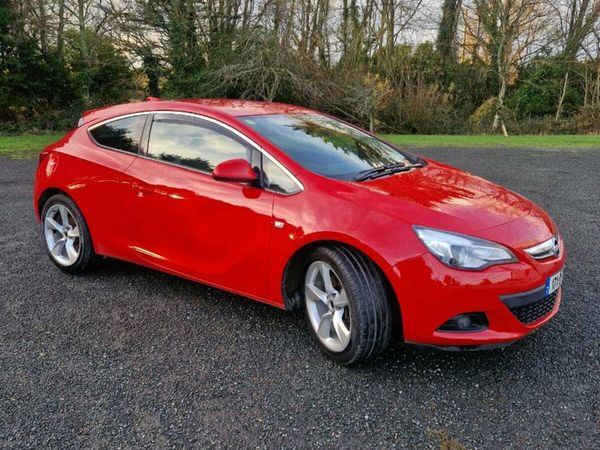 Opel Astra Hatchback, Diesel, 2017, Red